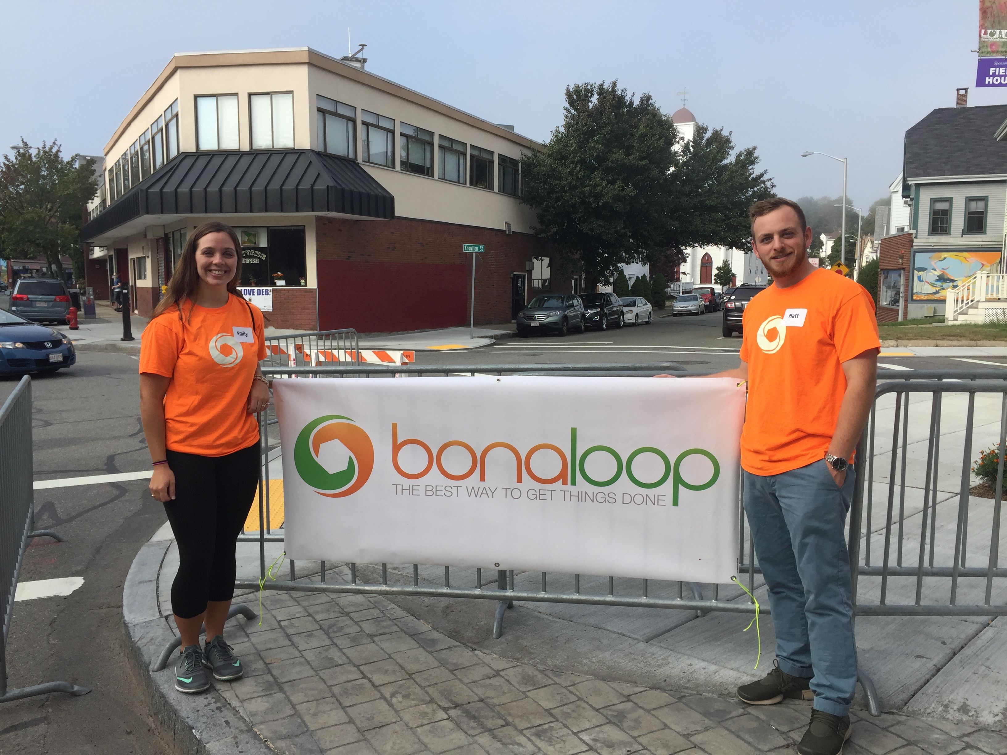 Bonaloop Hosting an Event